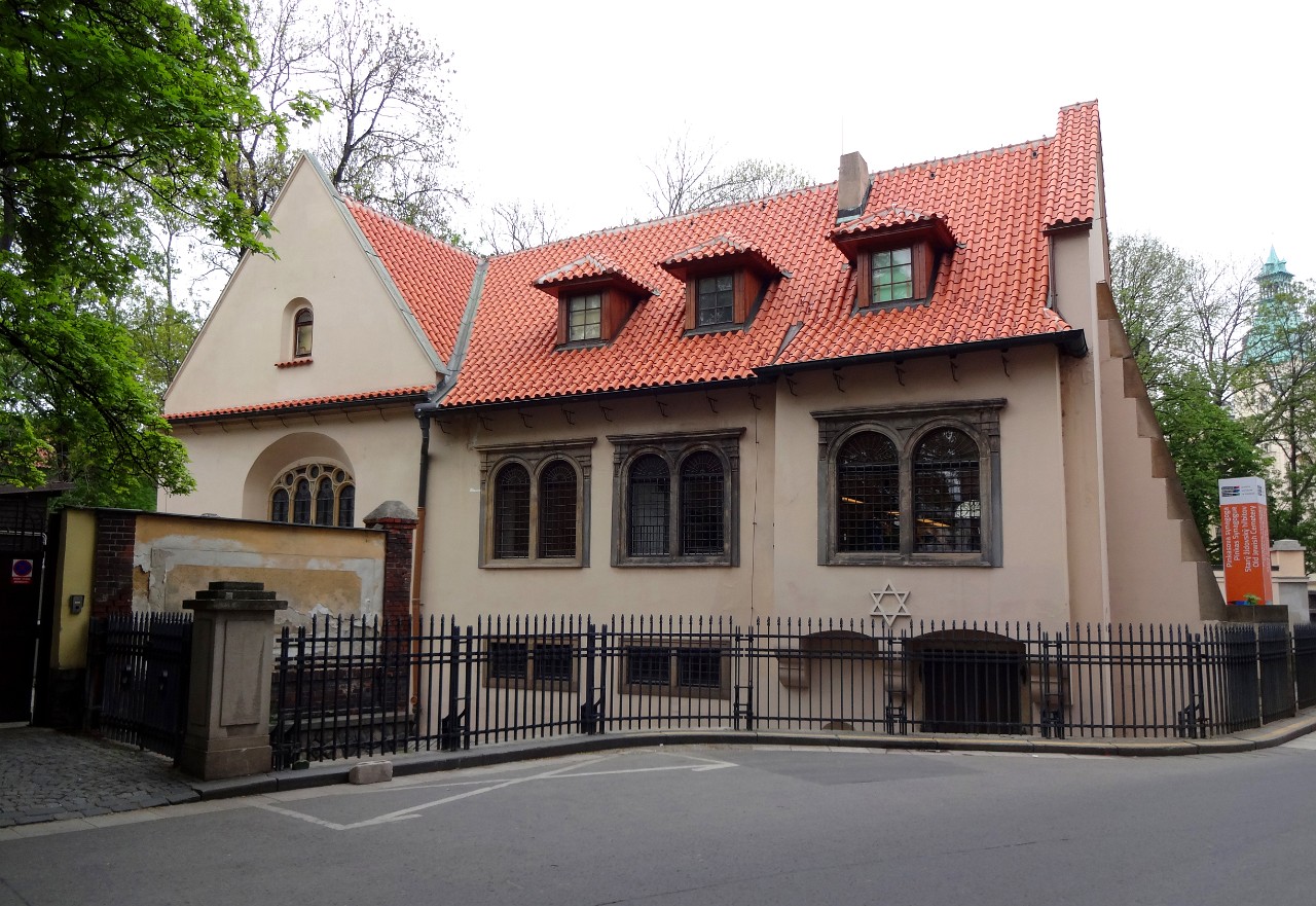 Pinkas Synagogue exterior